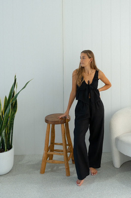 Noa pants in black